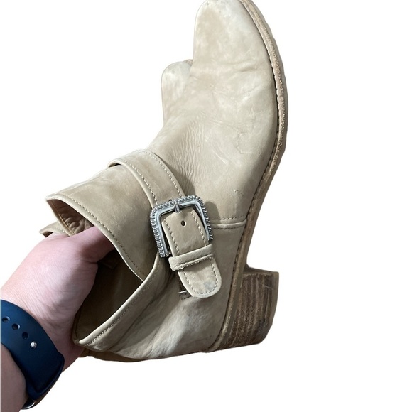 Stuart Weitzman Beige Ankle Booties - Picture 5 of 9
